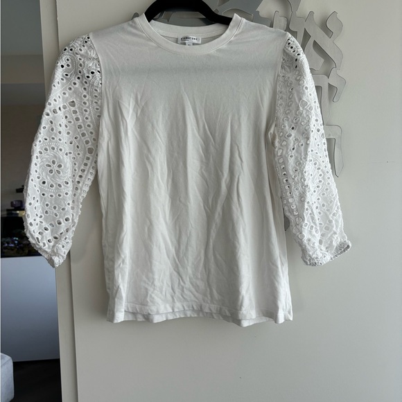 Reitmans top with eyelet sleeve in navy and white - Picture 1 of 6